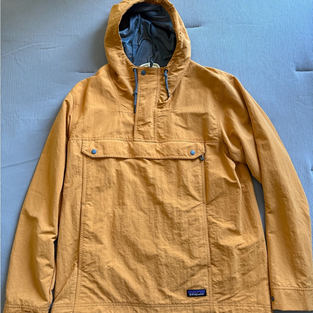 Patagonia Isthmus Anorak Pullover Jacket Hood Netplus Shell (Cloudberry Orange)